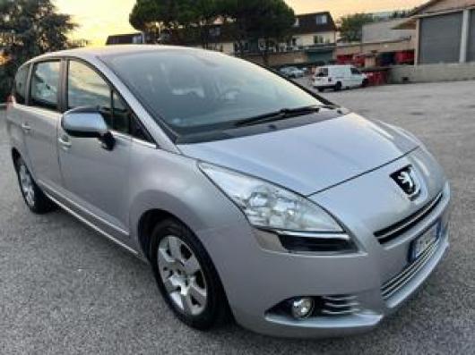 usato PEUGEOT 5008