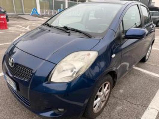 usato TOYOTA Yaris