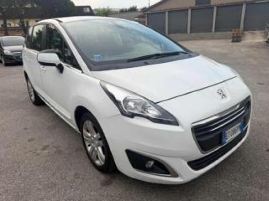usato PEUGEOT 5008