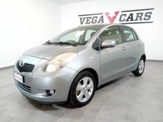 usato TOYOTA Yaris
