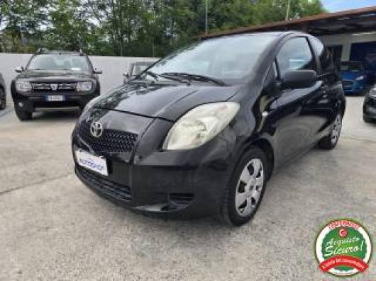 usato TOYOTA Yaris