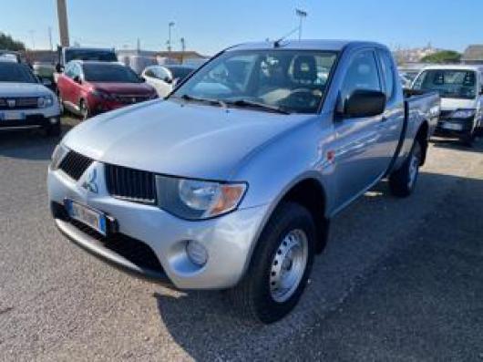usato MITSUBISHI L200