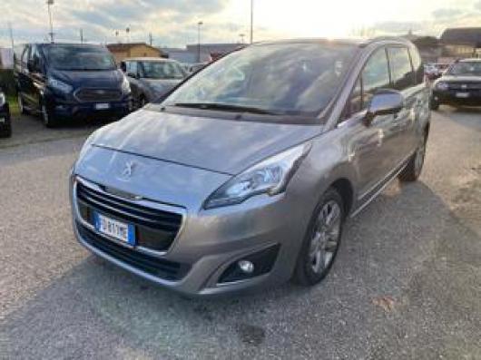 usato PEUGEOT 5008