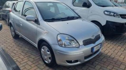usato TOYOTA Yaris