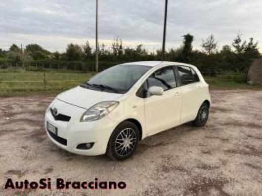 usato TOYOTA Yaris