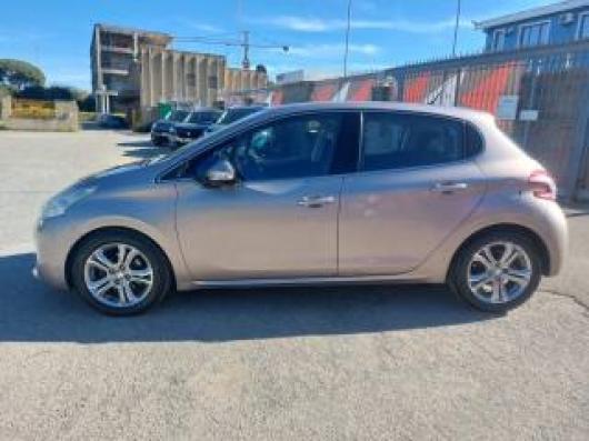 usato PEUGEOT 208