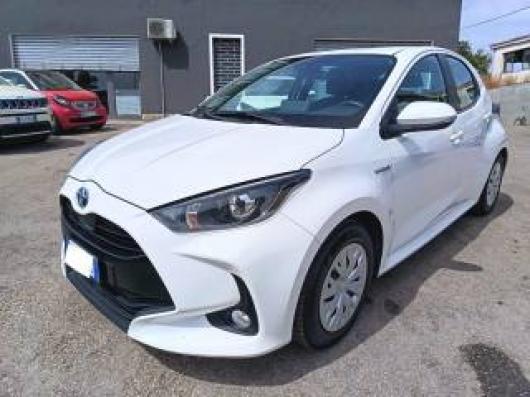 usato TOYOTA Yaris
