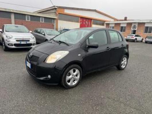 usato TOYOTA Yaris