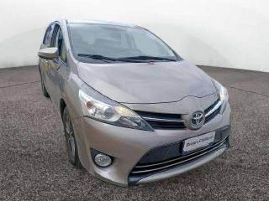 usato TOYOTA Verso