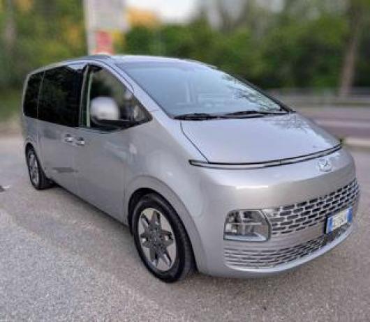 usato HYUNDAI Staria