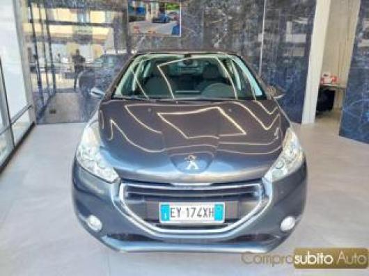 usato PEUGEOT 208