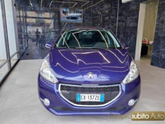 usato PEUGEOT 208