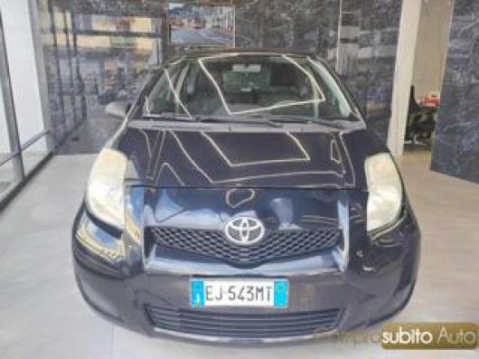 usato TOYOTA Yaris