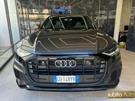 usato AUDI Q8