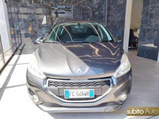 usato PEUGEOT 208