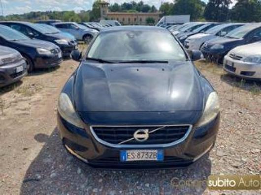 V40