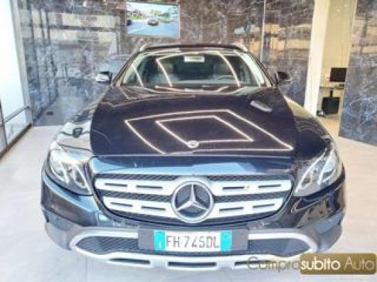 usato MERCEDES E 220