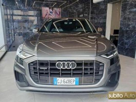 usato AUDI Q8