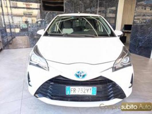 usato TOYOTA Yaris