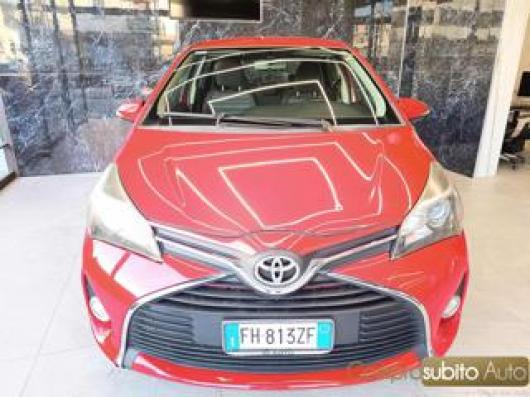 usato TOYOTA Yaris
