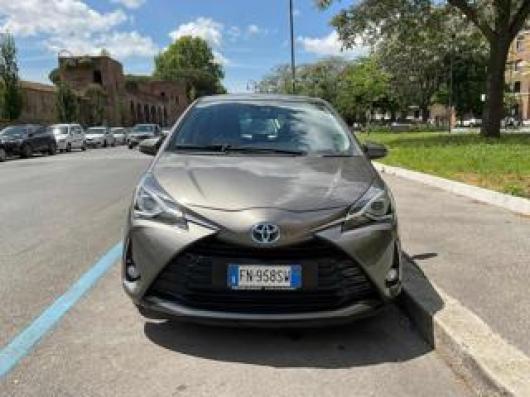 usato TOYOTA Yaris