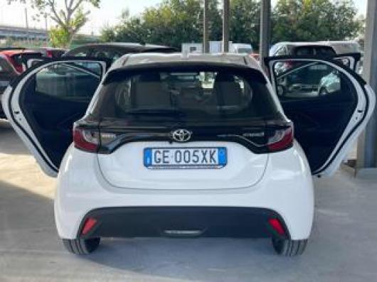 usato TOYOTA Yaris