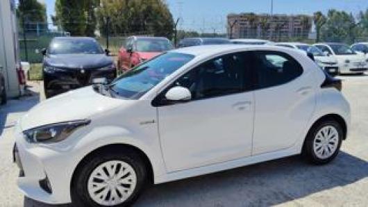 usato TOYOTA Yaris