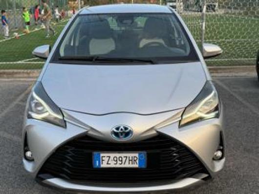 usato TOYOTA Yaris