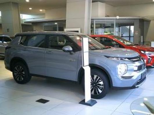 nuovo MITSUBISHI Outlander