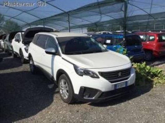 usato PEUGEOT 5008