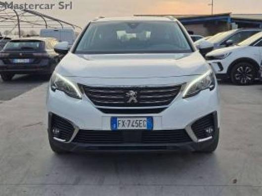 usato PEUGEOT 5008