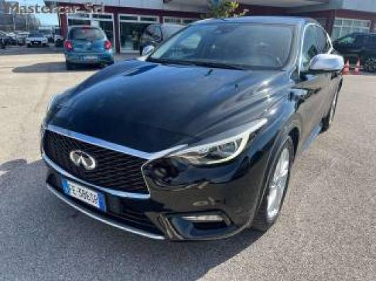 usato INFINITI Q30