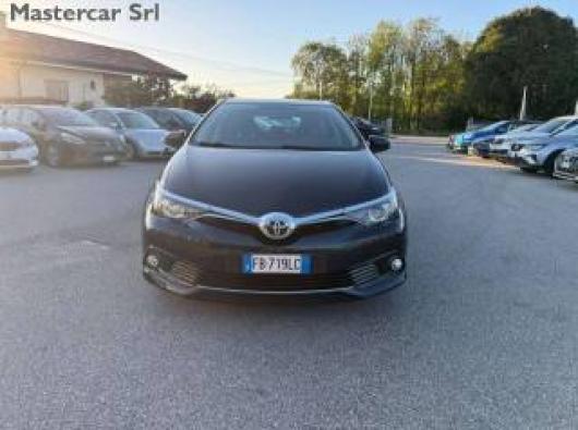 usato TOYOTA Auris