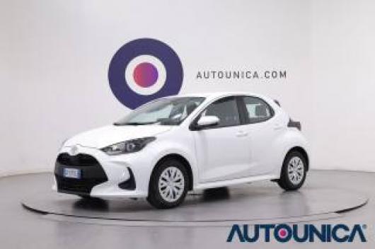 usato TOYOTA Yaris