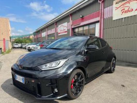 usato TOYOTA Yaris