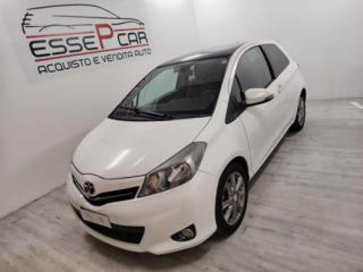 usato TOYOTA Yaris