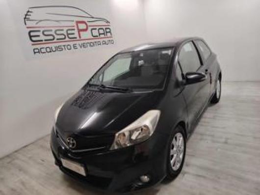 usato TOYOTA Yaris