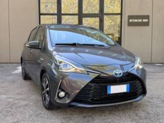 usato TOYOTA Yaris
