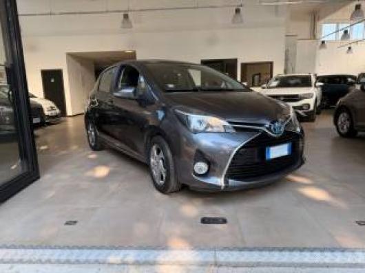 usato TOYOTA Yaris