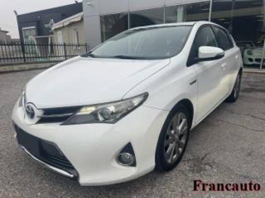 usato TOYOTA Auris