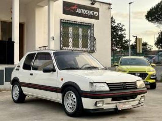 usato PEUGEOT 205