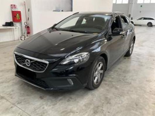 V40 Cross Country