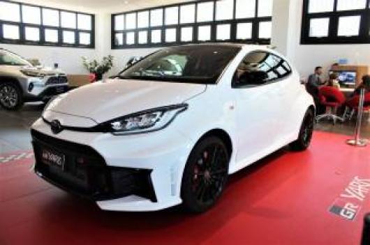 nuovo TOYOTA Yaris
