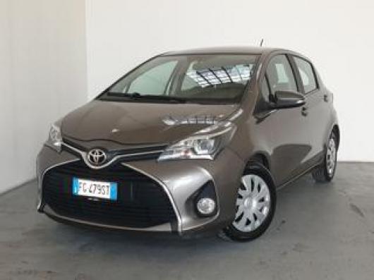 usato TOYOTA Yaris