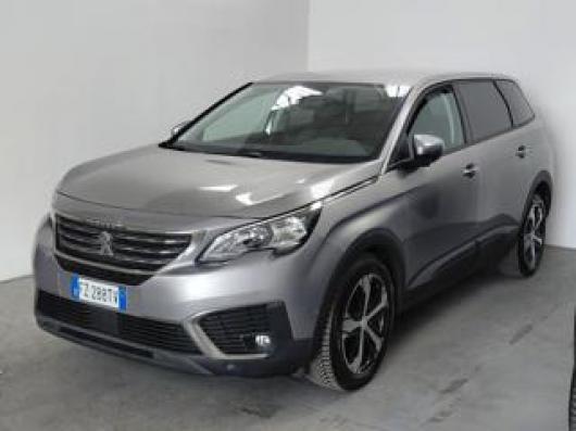 usato PEUGEOT 5008