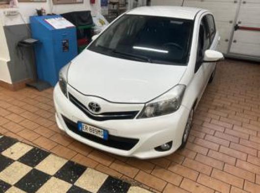 usato TOYOTA Yaris