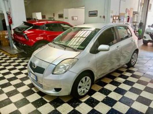 usato TOYOTA Yaris