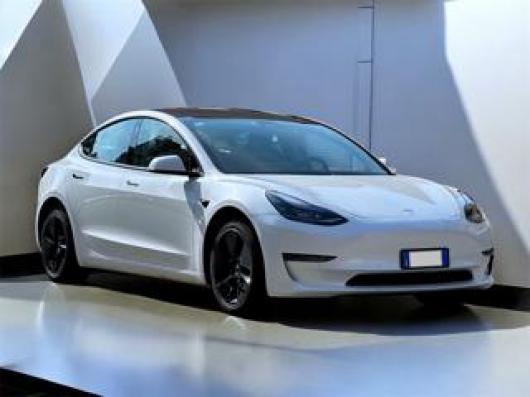 usato TESLA Model 3