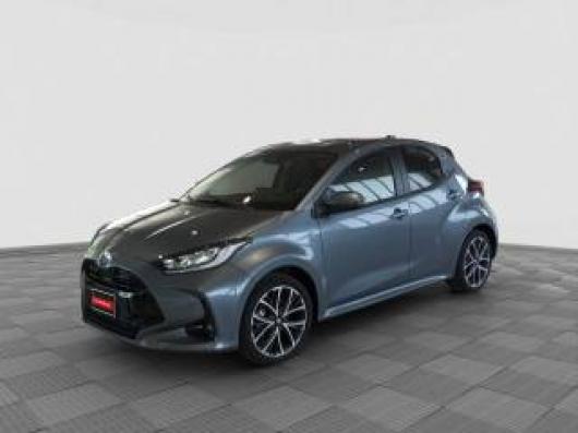 usato TOYOTA Yaris