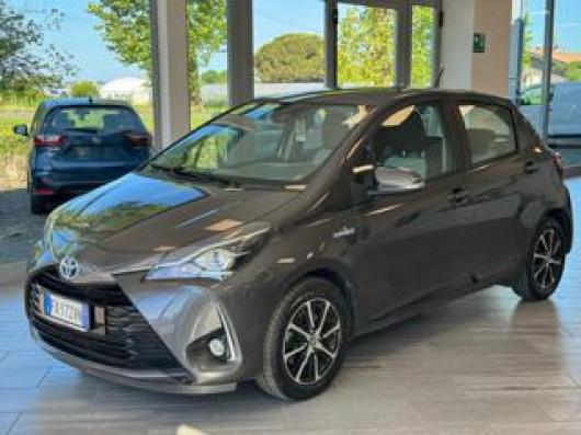 usato TOYOTA Yaris